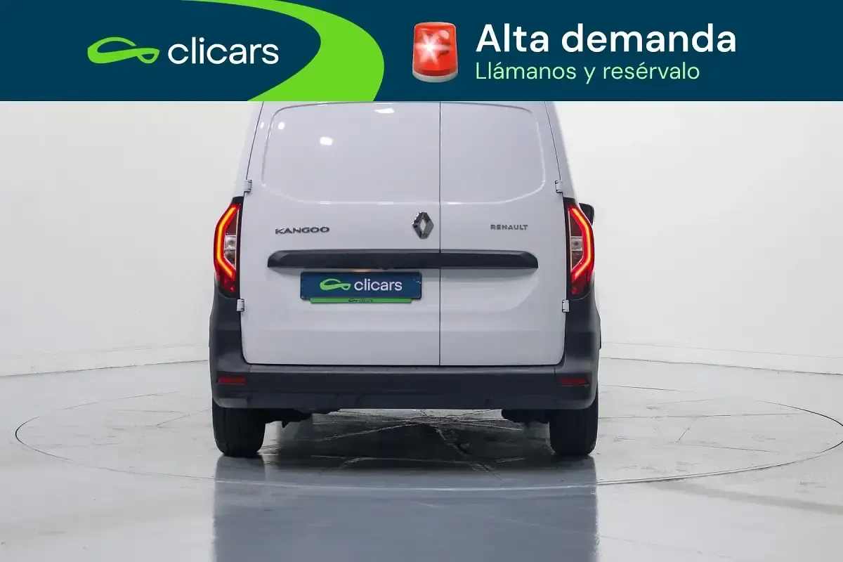 Usado Renault Kangoo 95 CV (69 kW) 2022 Blanco Monovolumen