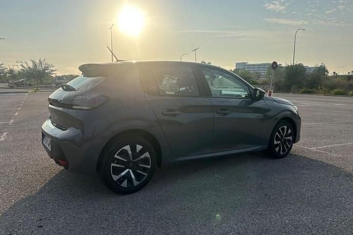 Usado Peugeot 208 Active 100 CV (73 kW) 2024 Utilitario