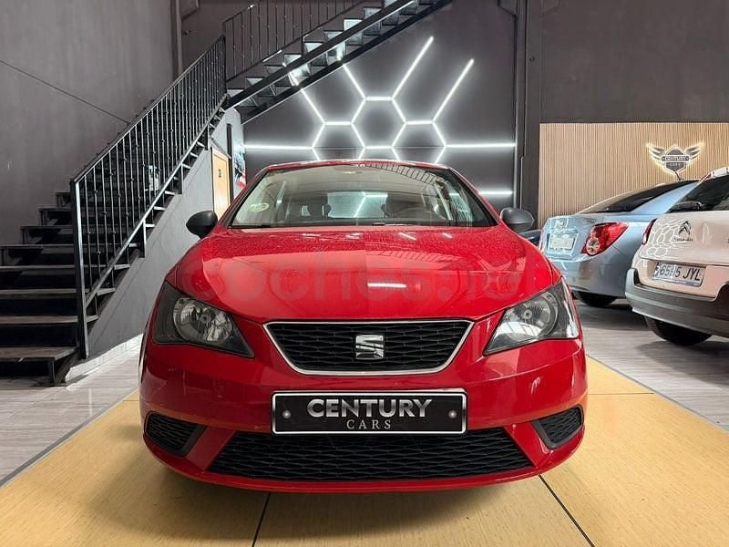 Usado Seat Ibiza Reference 90 CV (66 kW) 2015 Rojo Berlina