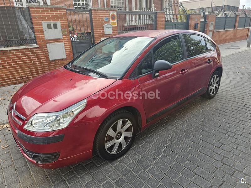 Rojo Usado 2005 Citroën C4 Exclusive Berlina | 1750 € (Precio justo) - Imagen 1/4