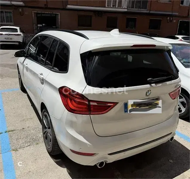 Usado BMW 218 Comfort Edition 150 CV (110 kW) 2021 Blanco Familiar