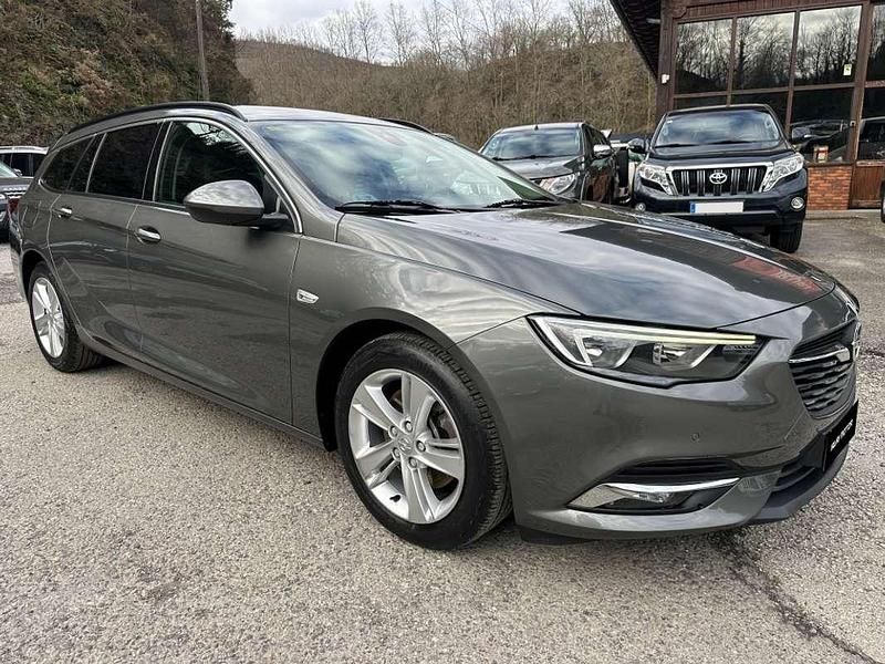 Usado Opel Insignia Selective 136 CV (100 kW) 2018 Gris Familiar