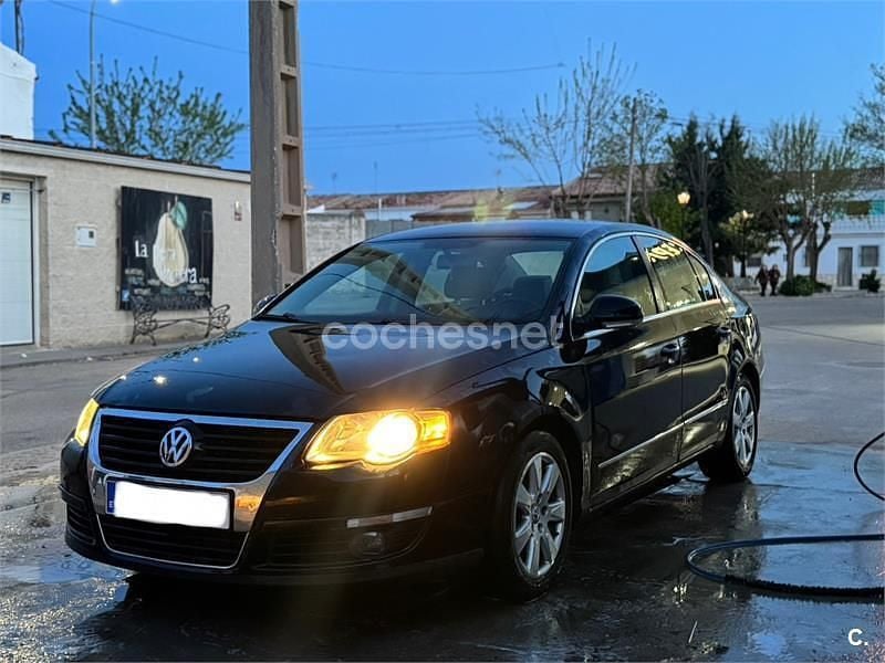 Begagnad VW Passat Advance 140 HK (102 kW) 2005 Svart Sedan