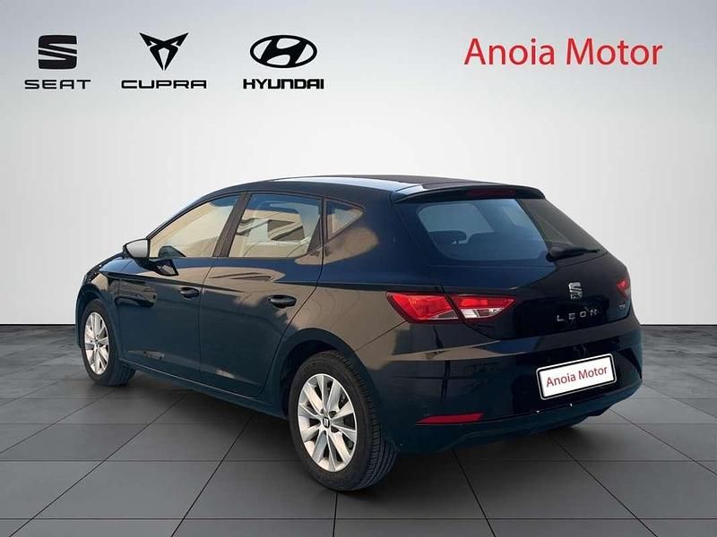 Usado Seat Leon Style 110 CV (80 kW) 2017 Azul Utilitario