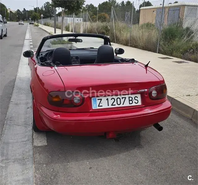 Usado Mazda MX5 115 CV (84 kW) 1990 Rojo Descapotable