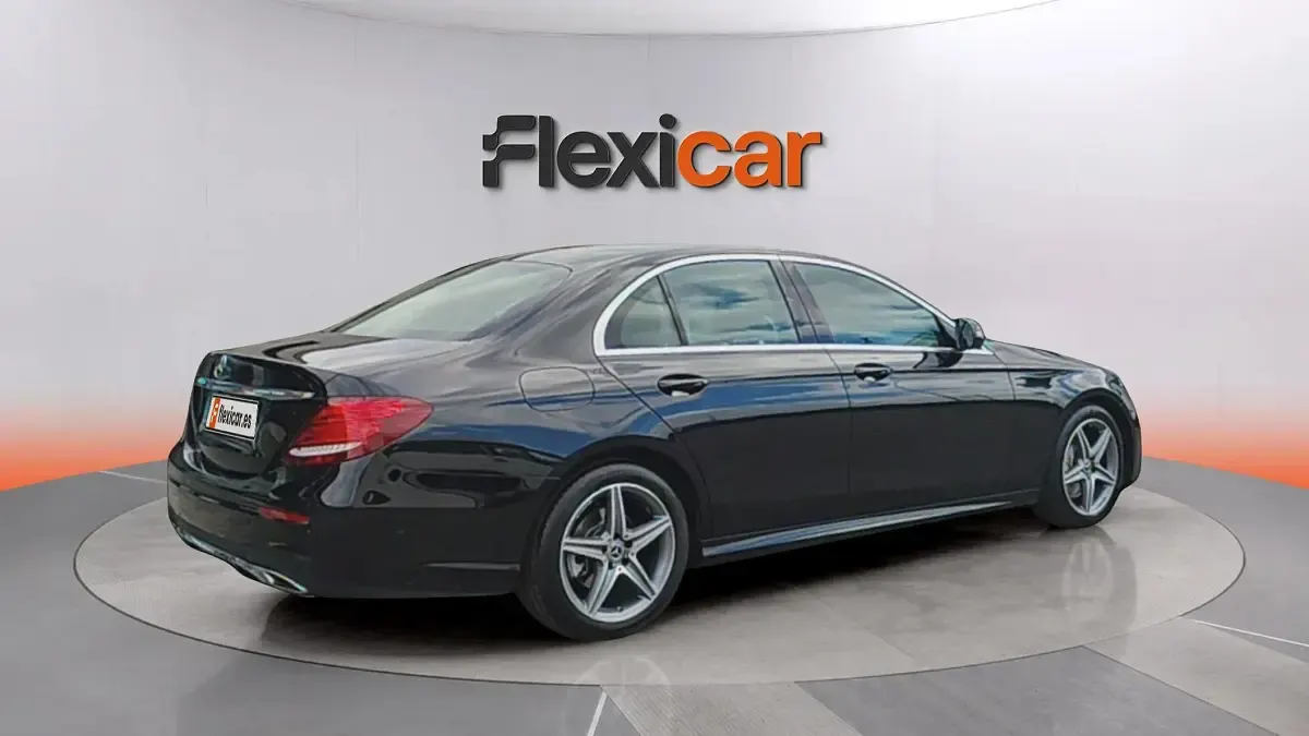 Usado Mercedes E220 194 CV (142 kW) 2019 Azul Berlina