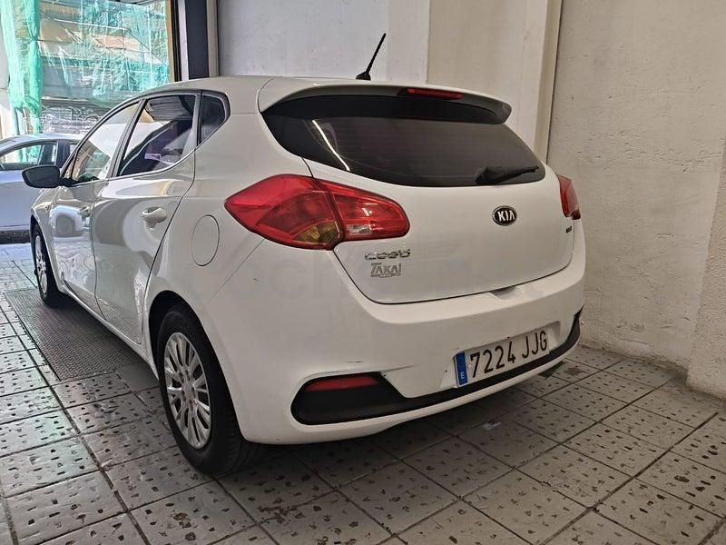 Usado Kia Ceed GT 90 CV (66 kW) 2015 Blanco Berlina