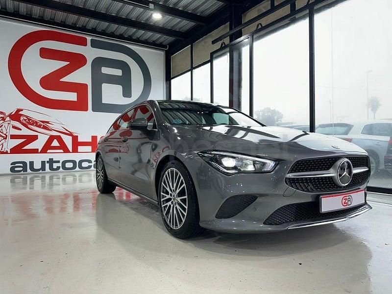 Usado Mercedes CLA200 Shooting Brake 150 CV (110 kW) 2020 Gris / plata Familiar