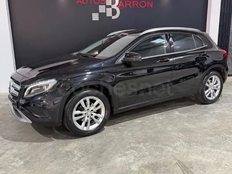 Usado Mercedes GLA200 Urban 136 CV (100 kW) 2015 Negro SUV