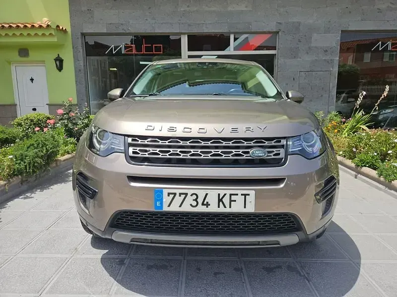 Usado Land Rover Discovery Sport HSE Luxury 150 CV (110 kW) 2018 Marrón SUV