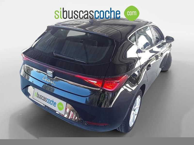 Begagnad Seat Leon Style 115 HK (84 kW) 2024 Svart
