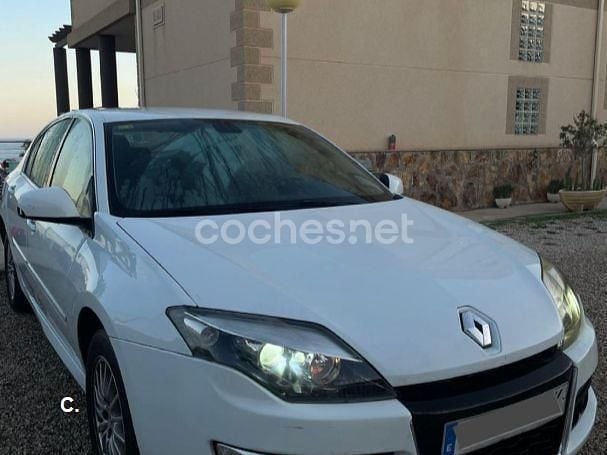 Usado Renault Laguna III Dynamique 110 CV (80 kW) 2012 Blanco Berlina