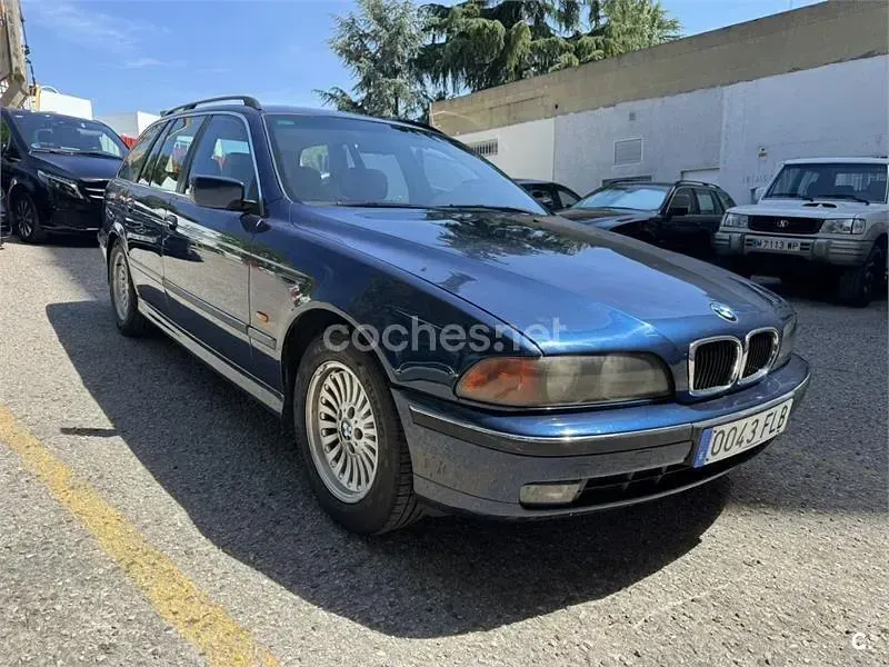 Usado BMW 528 193 CV (141 kW) 2000 Azul Familiar