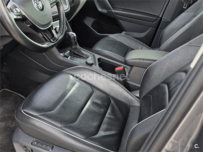 Usado VW Tiguan Allspace Sportline 240 CV (176 kW) 2020 Gris / plata SUV