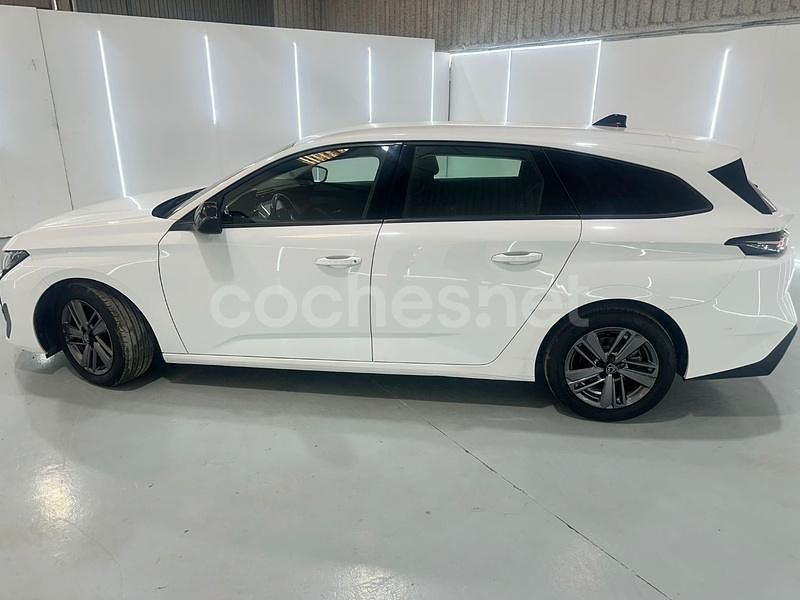 Usado Peugeot 308 SW Active 130 CV (95 kW) 2022 Blanco Familiar