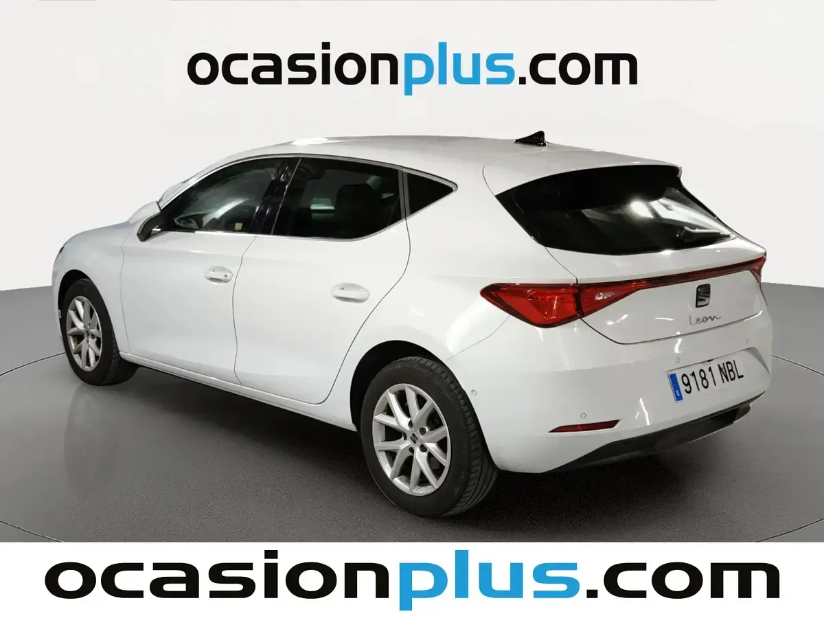 Usado Seat Leon Style 116 CV (85 kW) 2025 Blanco Utilitario