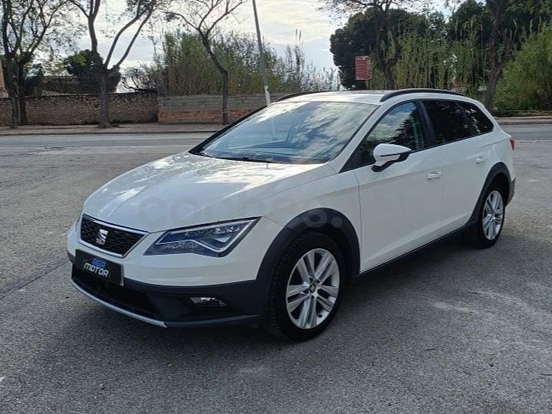 Usado Seat Leon 4Drive 150 CV (110 kW) 2018 Blanco Familiar