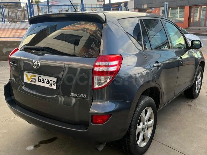 Usado Toyota RAV4 Executive 150 CV (110 kW) 2012 Gris / plata SUV