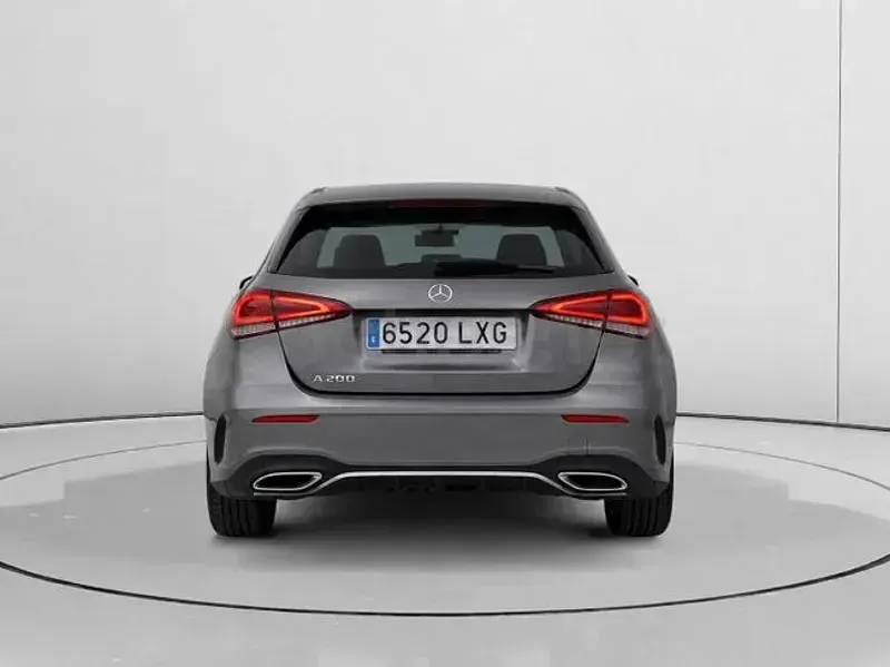 Usado Mercedes A200 163 CV (119 kW) 2022 Gris / plata Berlina