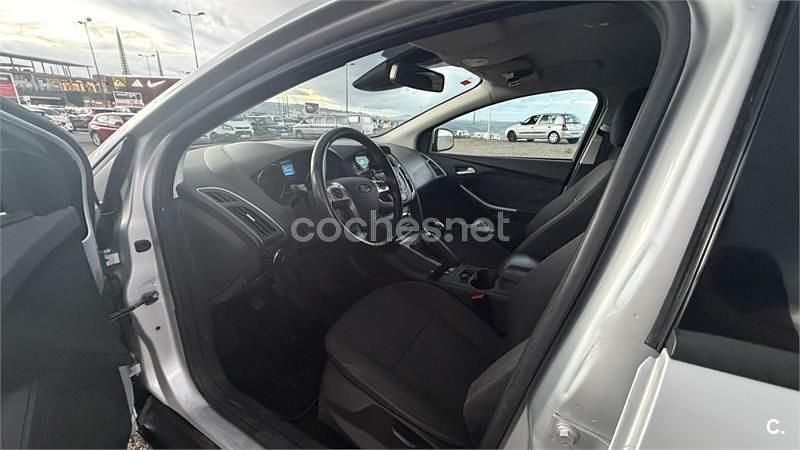 Używany Ford Focus 115 KM (84 kW) 2014 Szary Sedan/Limuzyna