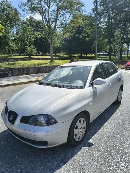 Usado Seat Ibiza Fresh 64 CV (47 kW) 2003 Gris / plata Utilitario