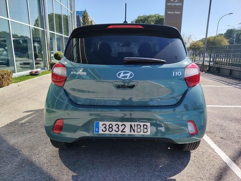 Usado Hyundai i10 63 CV (46 kW) 2025 Verde Utilitario