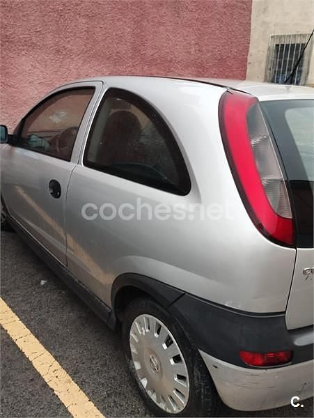 Usado Opel Corsa Edition 75 CV (55 kW) 2003 Gris / plata Berlina