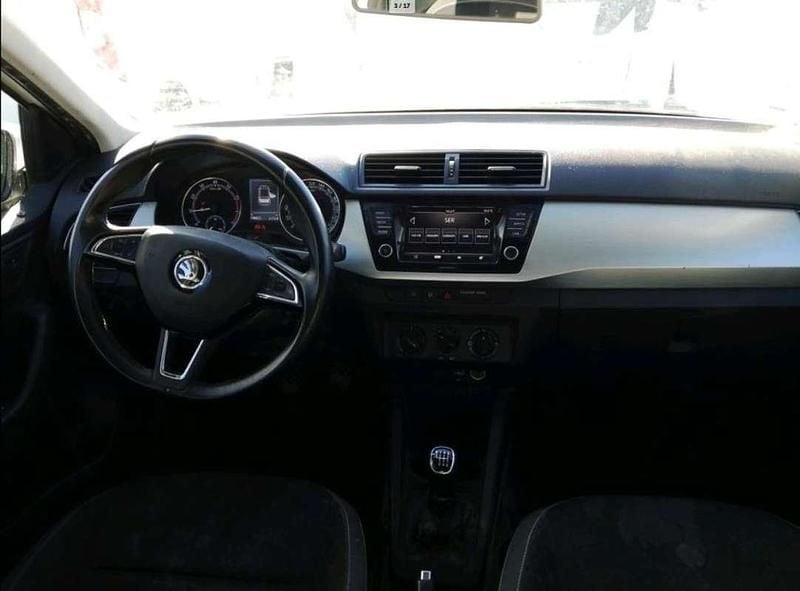 Usado Skoda Fabia Ambition 110 CV (80 kW) 2020 Blanco Familiar