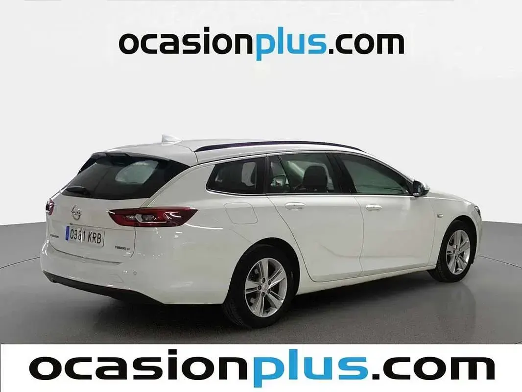 Usado Opel Insignia Selective 136 CV (100 kW) 2018 Blanco Familiar