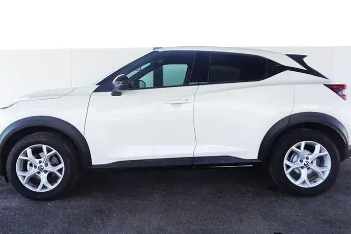 Käytetty Nissan Juke Acenta 114 HP (83 kW) 2021 Katumaasturi