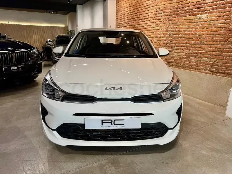 Usado Kia Rio 100 CV (73 kW) 2022 Blanco Berlina