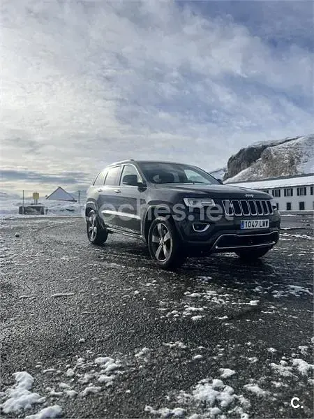 Usado Jeep Grand Cherokee Overland 250 CV (183 kW) 2015 Gris / plata SUV