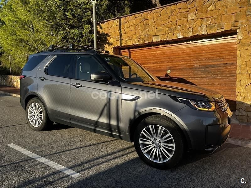 Usado Land Rover Discovery 5 First Edition 258 CV (189 kW) 2018 Gris / plata SUV