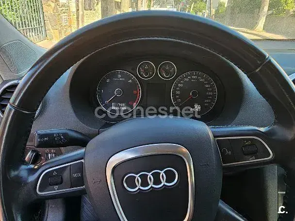 Usado Audi A3 Sportback Ambition 105 CV (77 kW) 2011 Negro Utilitario
