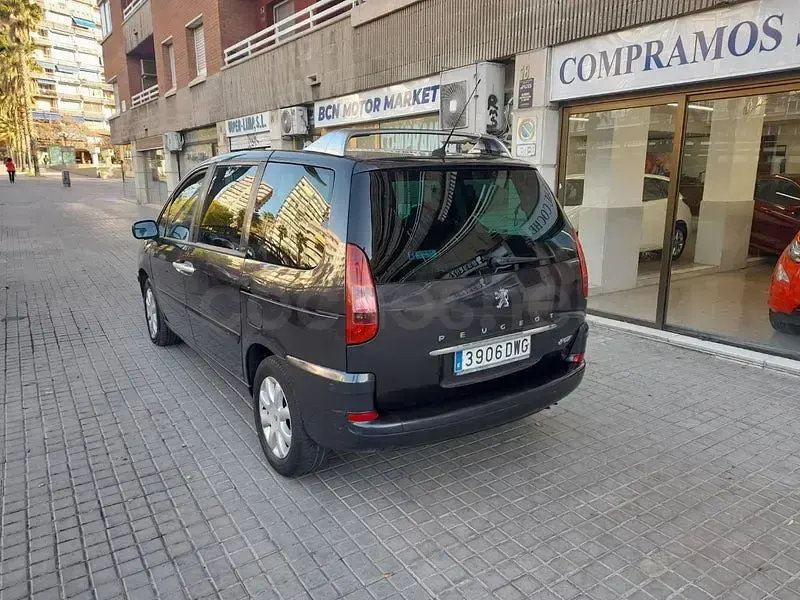 Usado Peugeot 807 130 CV (95 kW) 2006 Gris / plata Monovolumen