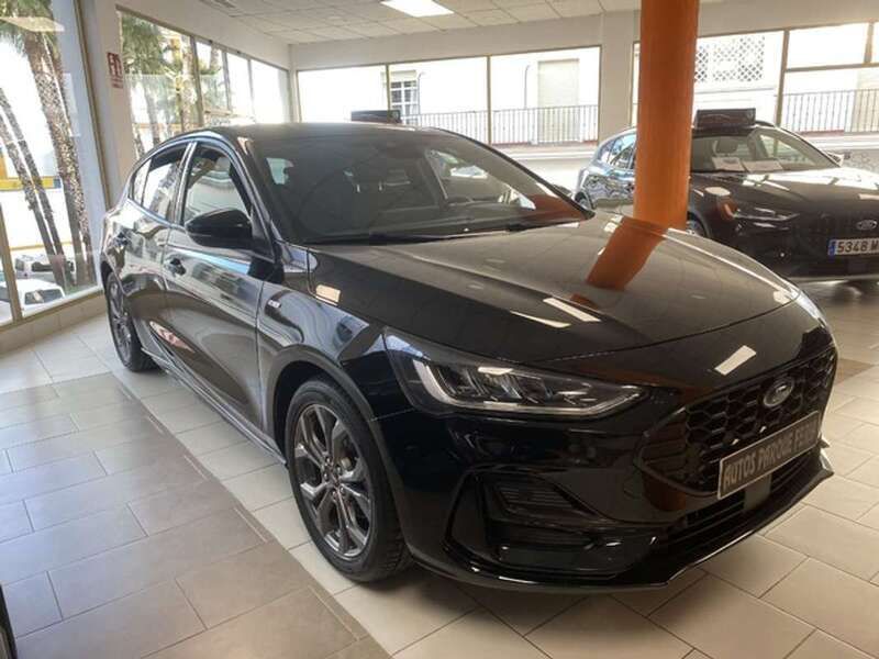 Negro Usado 2022 Ford Focus ST-Line Utilitario | 19.490 € (Un poco caro) - Imagen 1/4