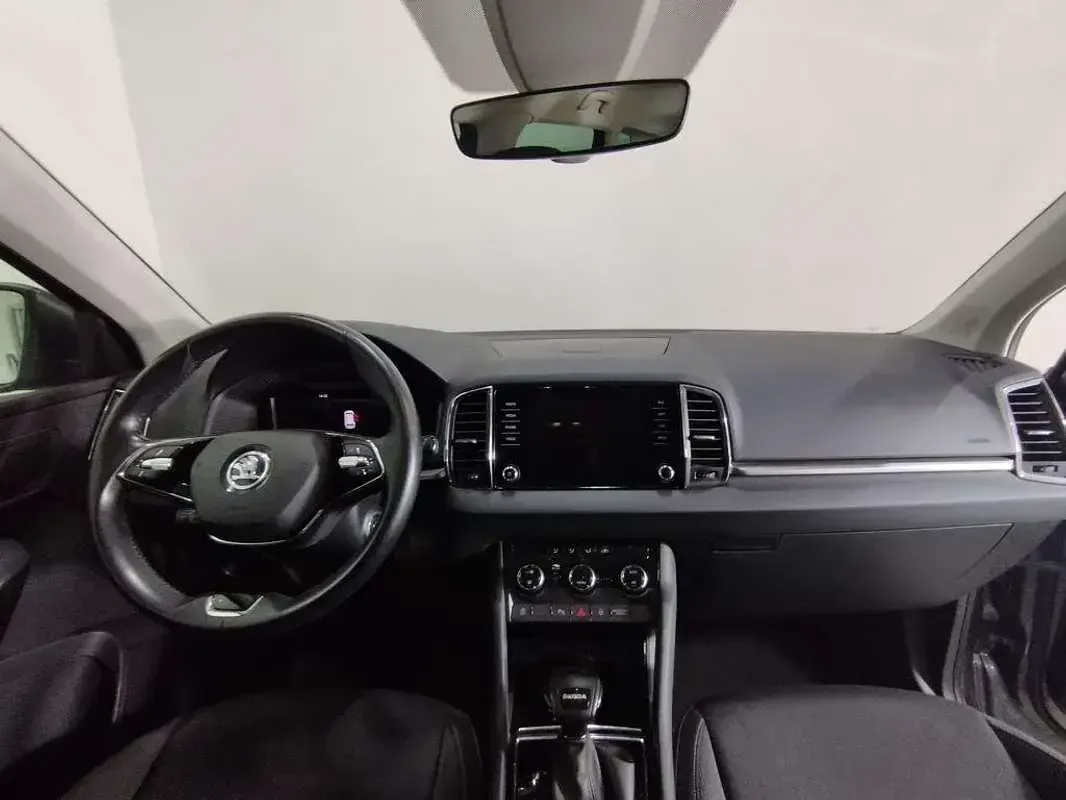 Usado Skoda Karoq Ambition 116 CV (85 kW) 2022 Gris SUV