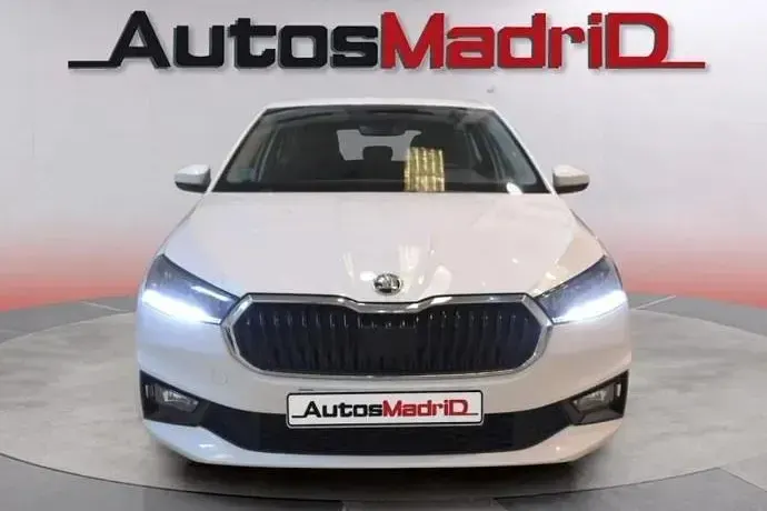 Usado Skoda Fabia Selection 80 CV (58 kW) 2023 Blanco Utilitario