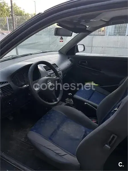 Usado Seat Ibiza Stella 68 CV (50 kW) 2001 Negro Utilitario