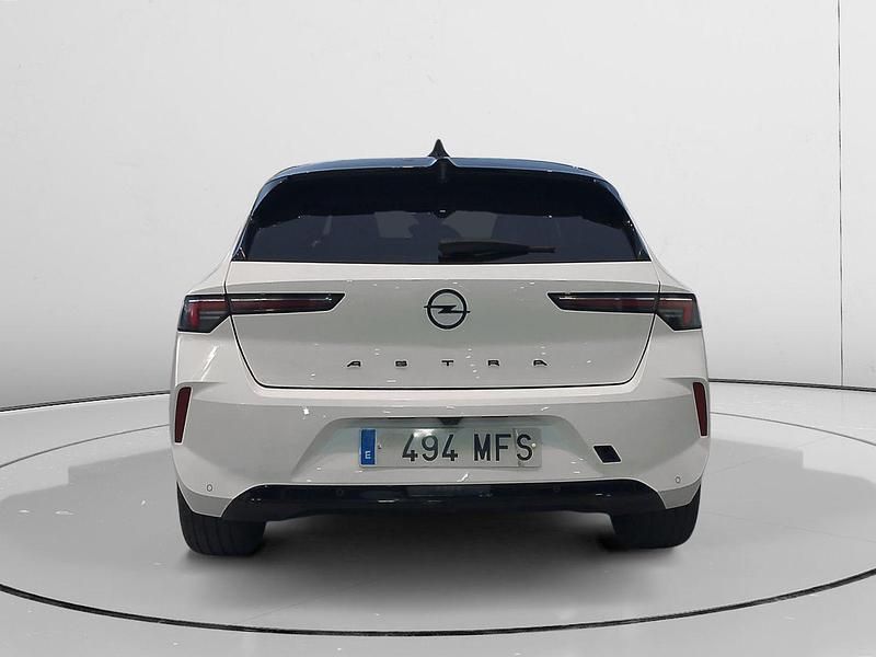 Usado Opel Astra GS Line 130 CV (95 kW) 2023 Blanco Berlina