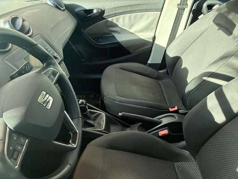 Usado Seat Ibiza Reference 90 CV (66 kW) 2015 Blanco Utilitario