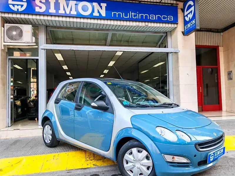 Usado Smart ForFour Pure 64 CV (47 kW) 2006 Azul Utilitario