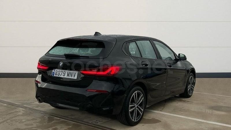 Usado BMW 118 Comfort Edition 136 CV (100 kW) 2024 Negro Utilitario