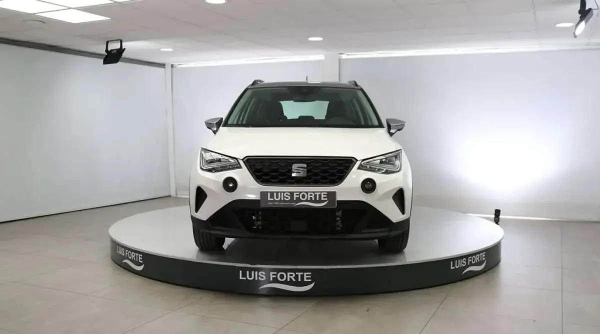 Usado Seat Arona Style 110 CV (80 kW) 2023 Blanco SUV
