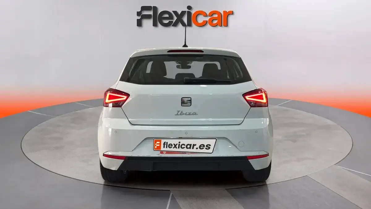 Usado Seat Ibiza XCELLENCE 116 CV (85 kW) 2022 Blanco Utilitario