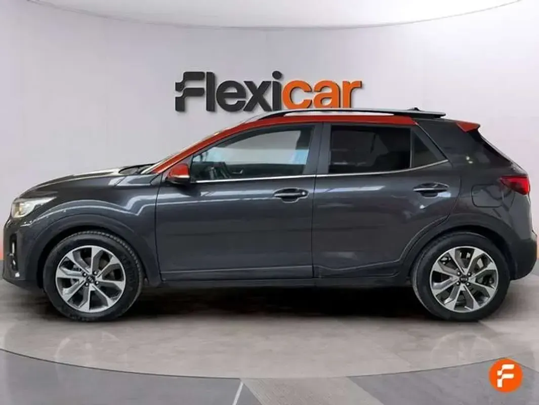 Usado Kia Stonic 101 HP (74 kW) 2020 Cinzento SUV