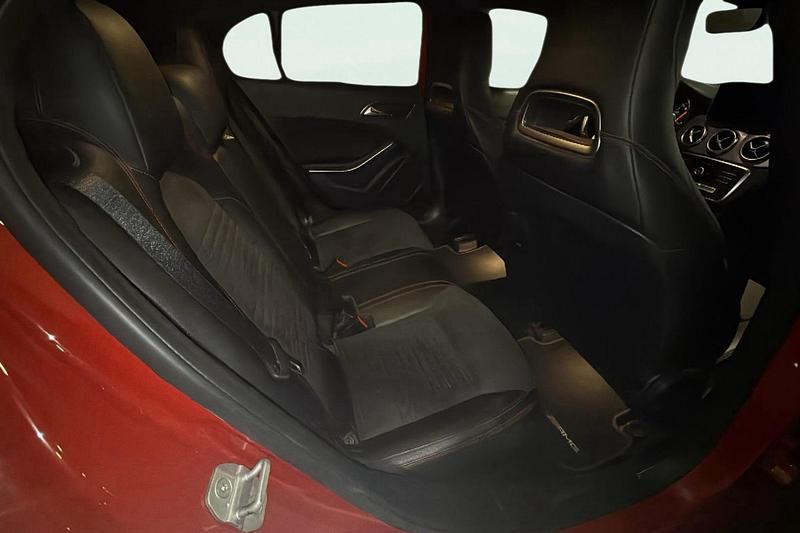 Usado Mercedes GLA220 177 CV (130 kW) 2017 Rojo SUV