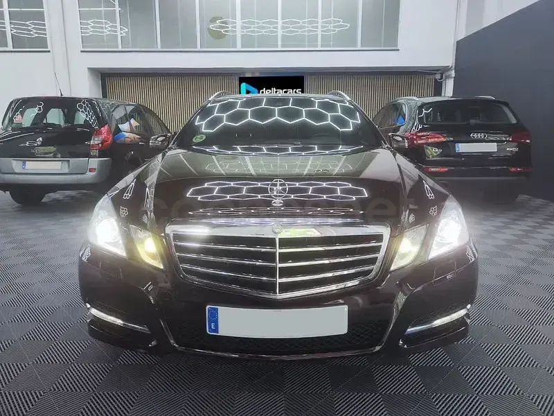 Usado Mercedes E250 Avantgarde 204 CV (150 kW) 2012 Marrón Familiar