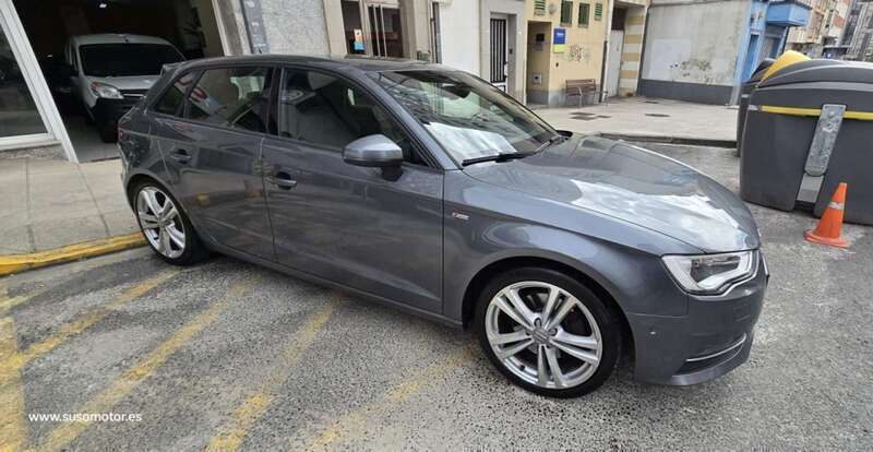 Gris Usado 2013 Audi A3 Sportback Attraction Utilitario | 14.990 € (Un poco caro) - Imagen 1/4