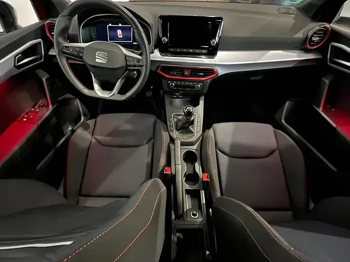 Usado Seat Ibiza FR 115 CV (84 kW) 2025 Rojo Utilitario
